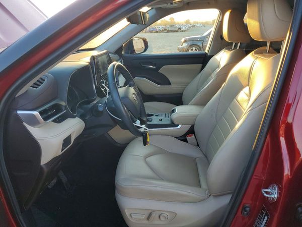 2021 TOYOTA HIGHLANDER XLE