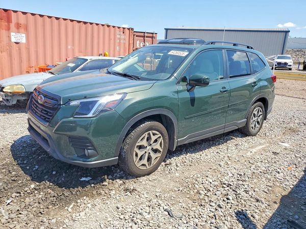 2022 SUBARU FORESTER Premium