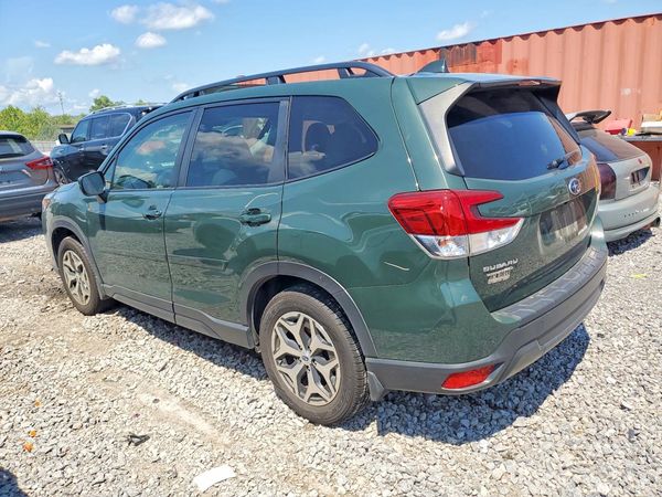 2022 SUBARU FORESTER Premium