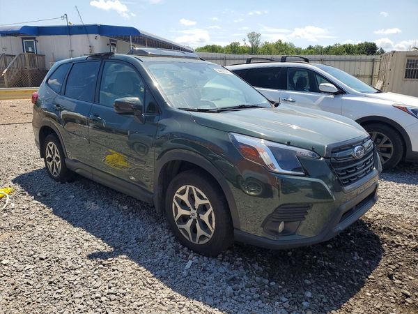 2022 SUBARU FORESTER Premium