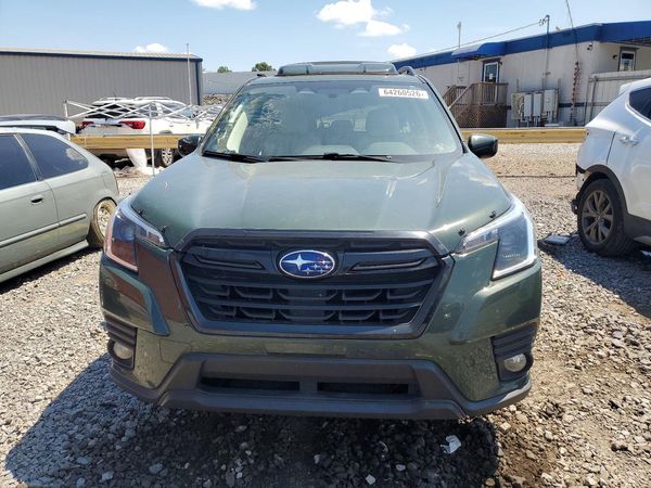 2022 SUBARU FORESTER Premium