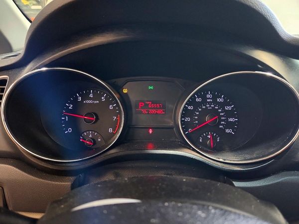 2016 KIA SEDONA LX - Middle-low