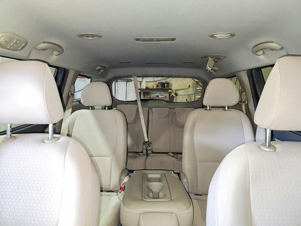 2016 KIA SEDONA LX - Middle-low