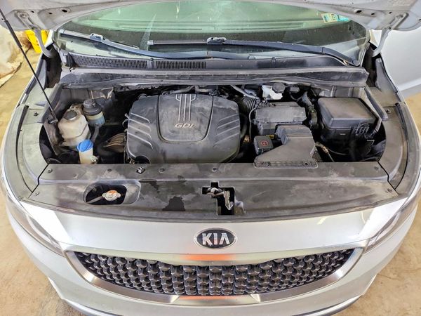 2016 KIA SEDONA LX - Middle-low