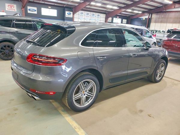 2016 PORSCHE MACAN