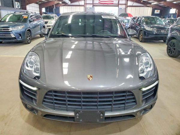 2016 PORSCHE MACAN