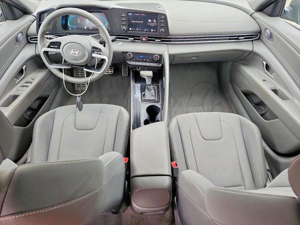 2025 HYUNDAI ELANTRA