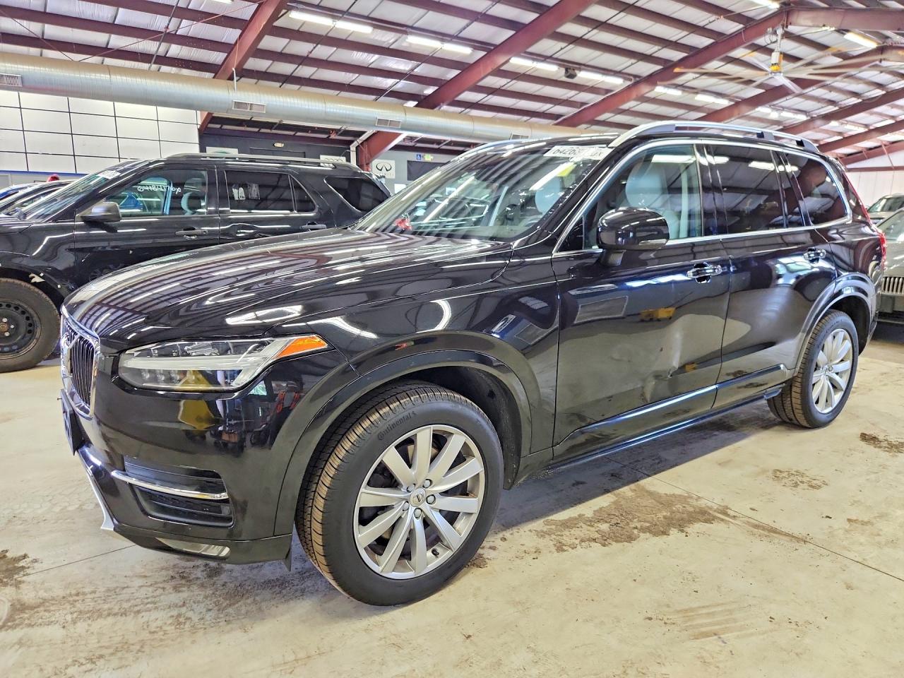 2019 VOLVO XC90 Momentum
