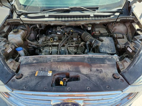 2021 FORD EDGE SEL — Engine bay