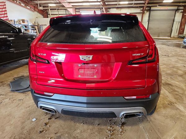 2021 CADILLAC XT4 Premium Luxury