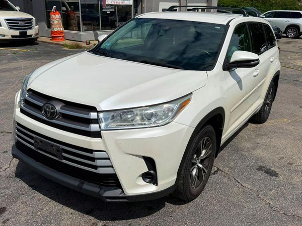 2017 TOYOTA HIGHLANDER LE/LE Plus