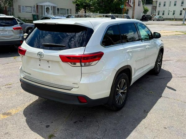2017 TOYOTA HIGHLANDER LE/LE Plus