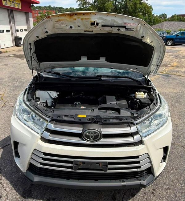 2017 TOYOTA HIGHLANDER LE/LE Plus