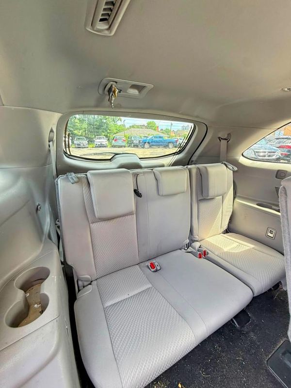 2017 TOYOTA HIGHLANDER LE/LE Plus