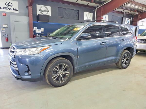 2018 TOYOTA HIGHLANDER LE/LE Plus