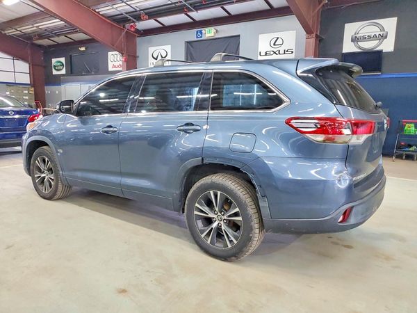 2018 TOYOTA HIGHLANDER LE/LE Plus
