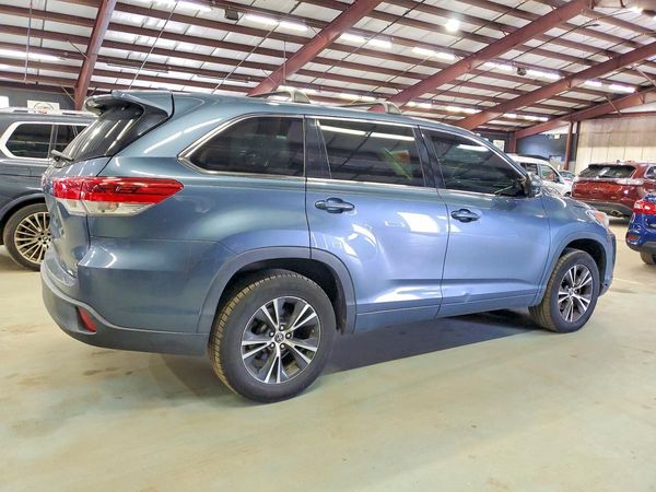 2018 TOYOTA HIGHLANDER LE/LE Plus