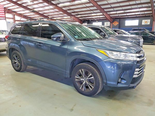 2018 TOYOTA HIGHLANDER LE/LE Plus