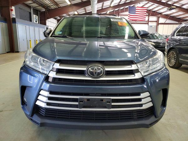 2018 TOYOTA HIGHLANDER LE/LE Plus