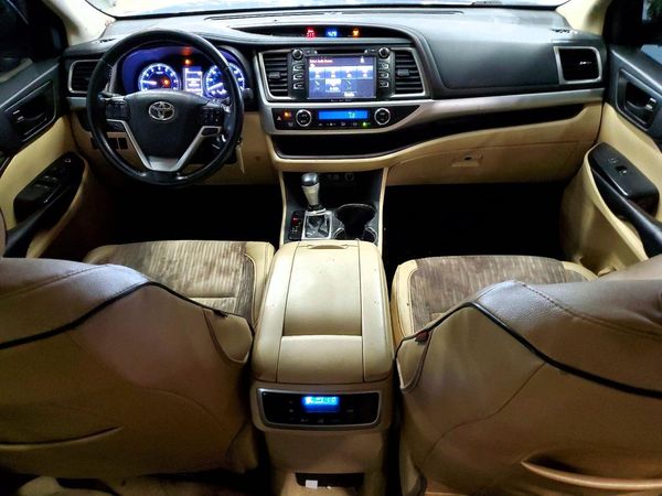 2018 TOYOTA HIGHLANDER LE/LE Plus