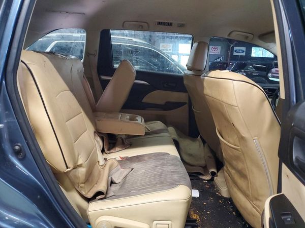 2018 TOYOTA HIGHLANDER LE/LE Plus