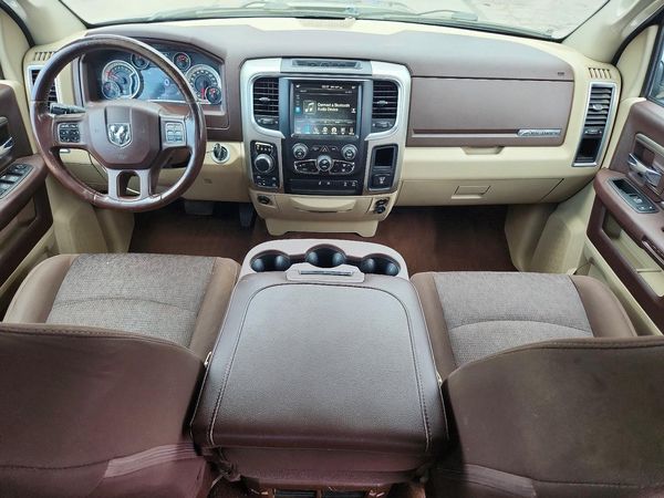 2017 RAM 1500 SLT