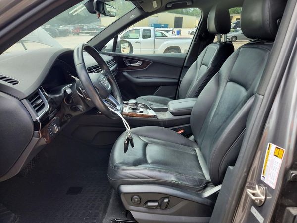 2017 AUDI Q7 quattro Premium Plus