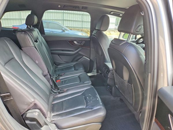 2017 AUDI Q7 quattro Premium Plus