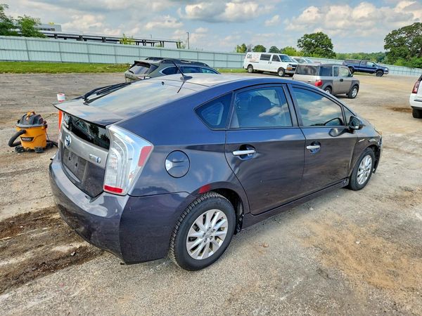 2014 TOYOTA PRIUS