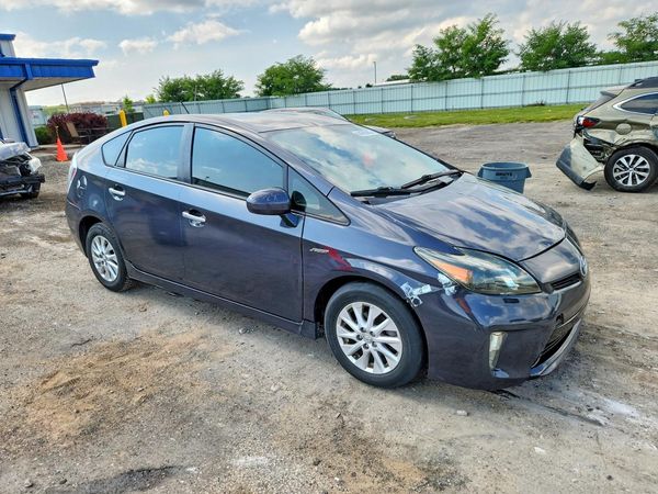 2014 TOYOTA PRIUS