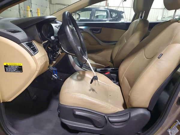 2012 HYUNDAI ELANTRA