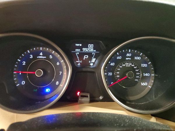 2012 HYUNDAI ELANTRA