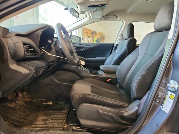 2021 SUBARU OUTBACK Base