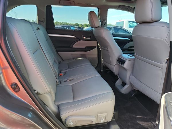 2016 TOYOTA HIGHLANDER Base/Hybrid