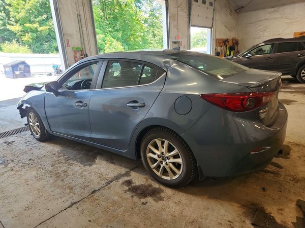 2016 MAZDA 3 SE