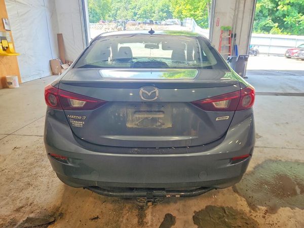 2016 MAZDA 3 SE