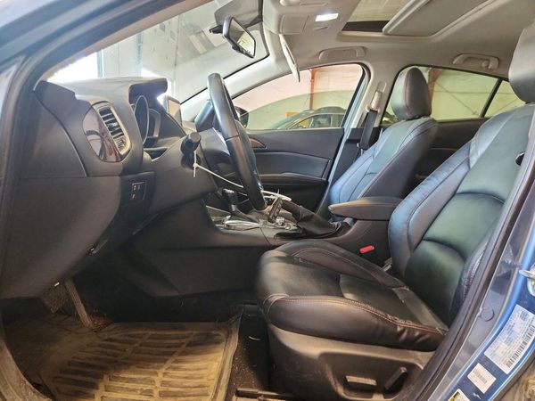 2016 MAZDA 3 SE