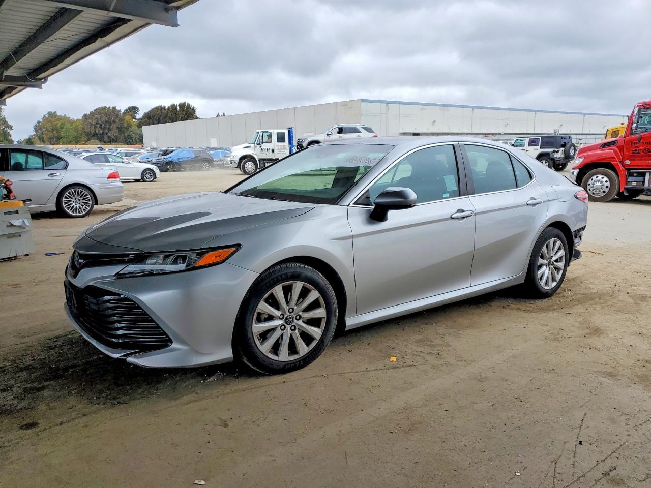 2018 TOYOTA CAMRY L/LE/SE/XLE — Front 3/4
