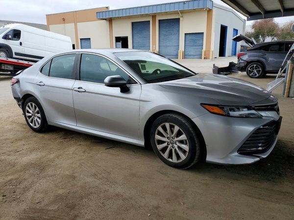 2018 TOYOTA CAMRY L/LE/SE/XLE — Passenger 3/4