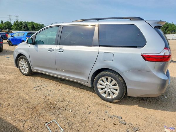 2015 TOYOTA SIENNA