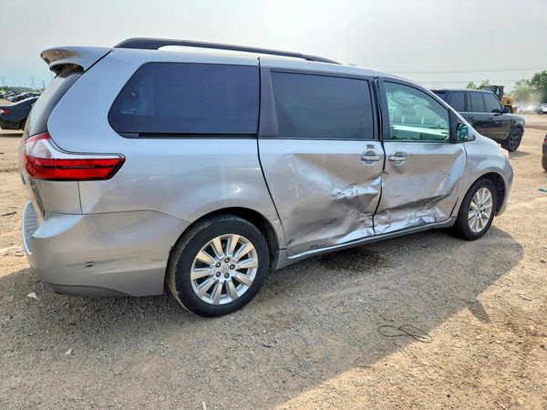 2015 TOYOTA SIENNA