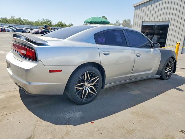 2012 DODGE CHARGER SE