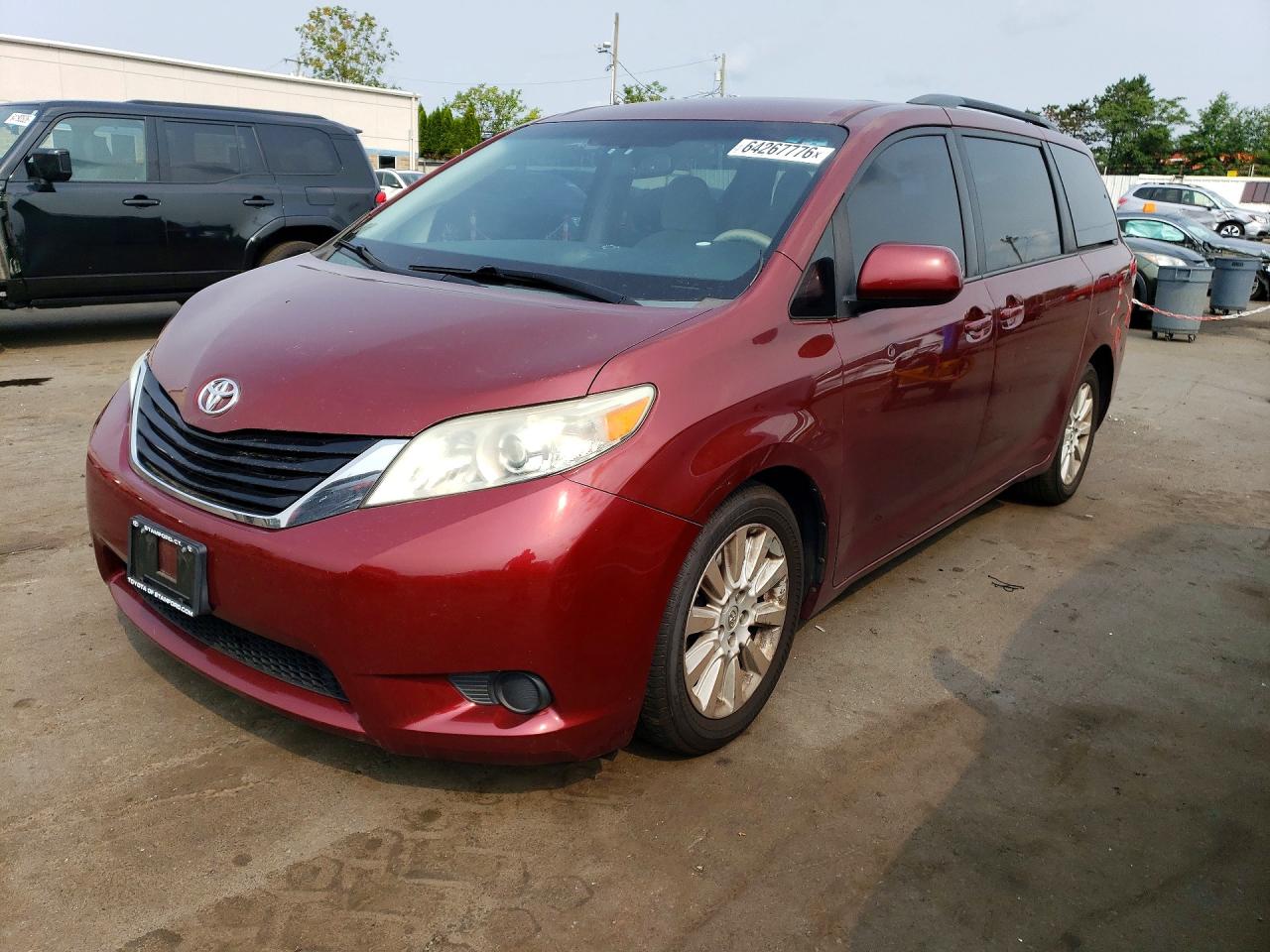 2014 TOYOTA SIENNA