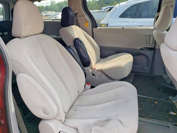 2014 TOYOTA SIENNA