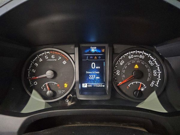 2022 TOYOTA TACOMA SR5