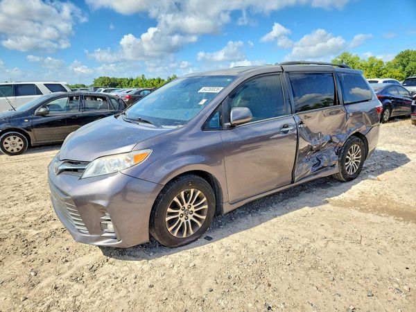 2019 TOYOTA SIENNA