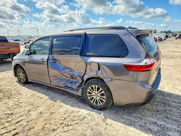 2019 TOYOTA SIENNA