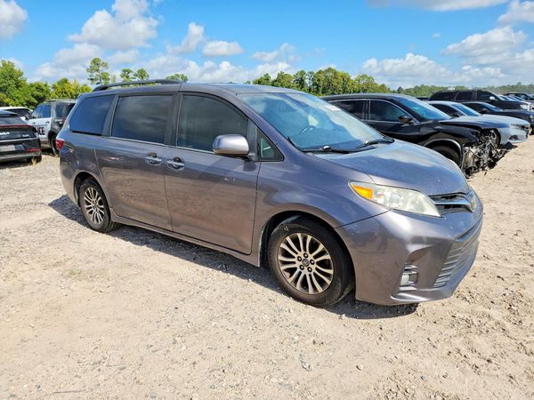 2019 TOYOTA SIENNA