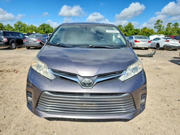 2019 TOYOTA SIENNA