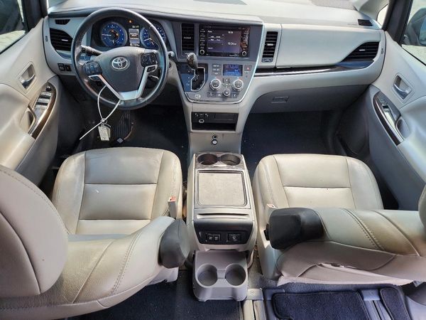2019 TOYOTA SIENNA